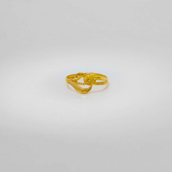 The Aanya Leaf Ladies Ring