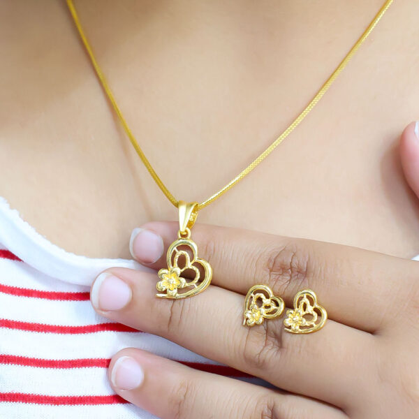 Heart And Rose Ladies Pendant Set - Image 4