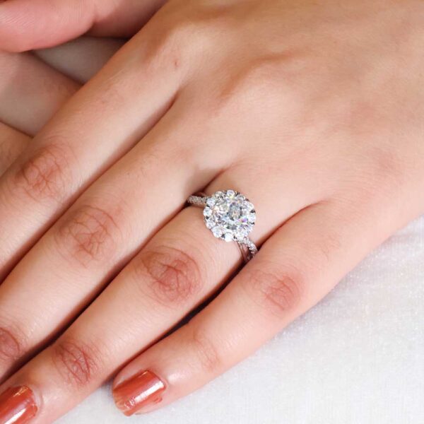 Halo Twirl Ring