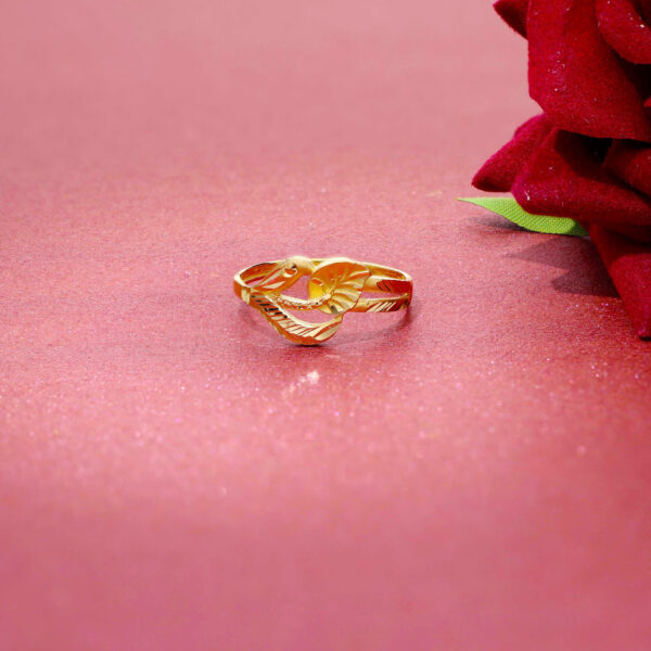 The Aanya Leaf Ladies Ring - Image 4