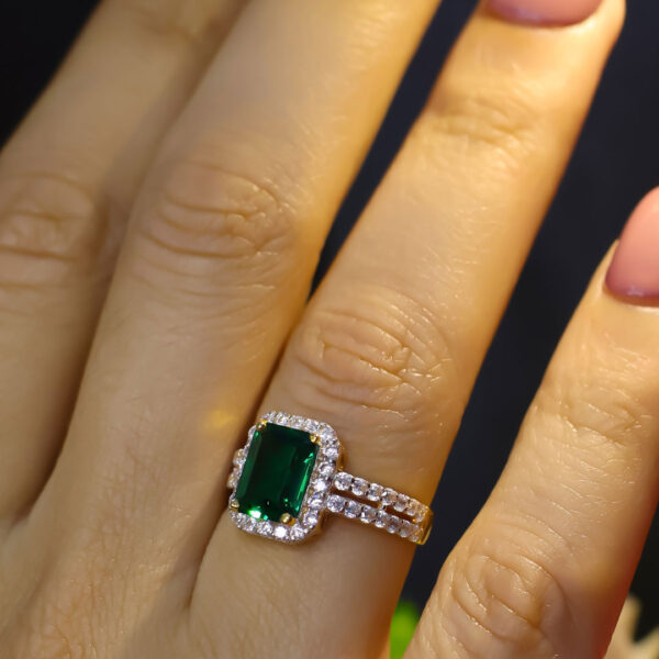 Argyle Fancy Intense Green Stone Ring - Image 6