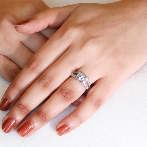 Heirloom Style Ring - Image 5