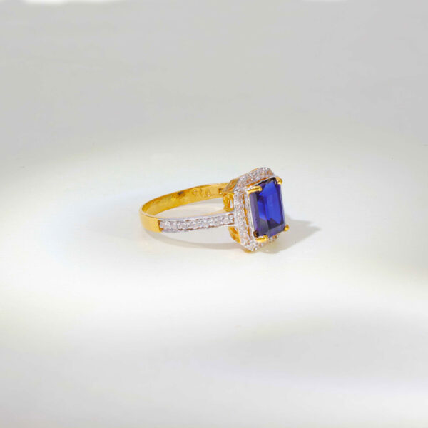 Royal Blue Ladies Stone Ring - Image 3