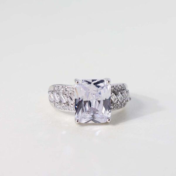 Radiant Majesty Ring - Image 3