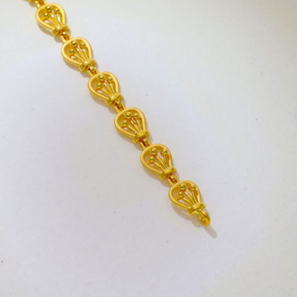 Stunning Intricate Gold Bracelet - Image 3