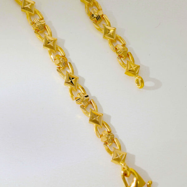 Elegant Flower Ladies Gold Bracelet - Image 3