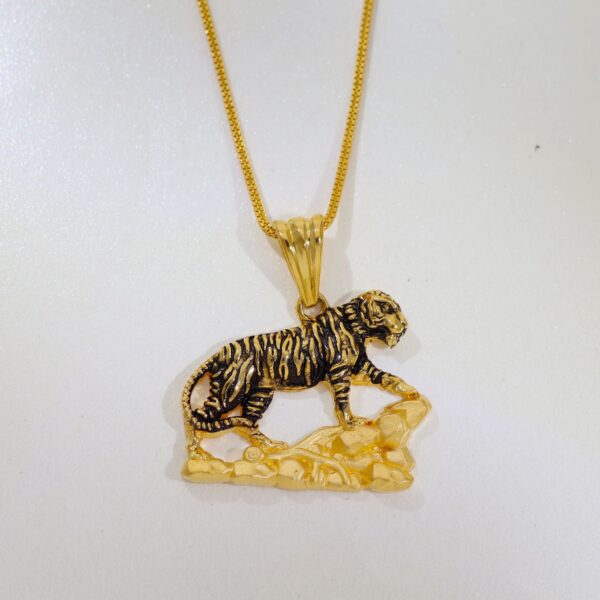 Antique Gold Panther Gents Pendent - Image 2