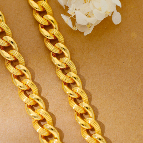 Ornate Gold Chain for Men - Image 4