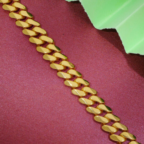 Chunky Gold Gents  Chain - Image 4