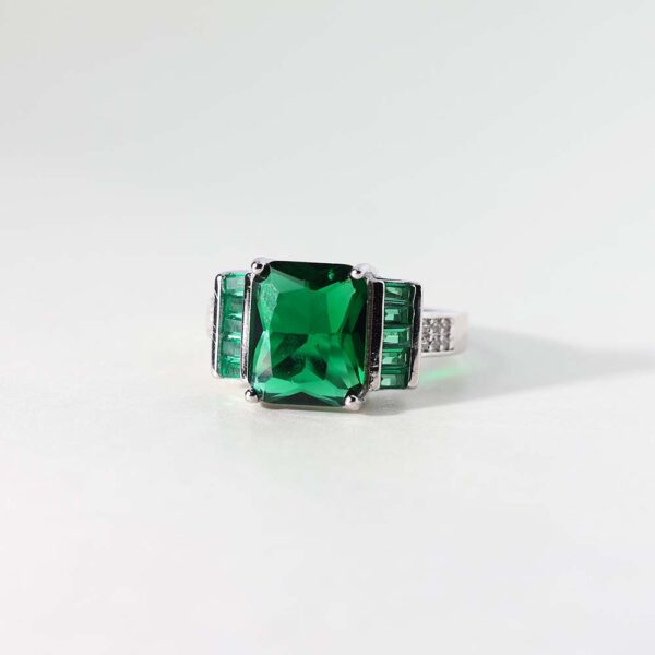 Emerald Empress Ring - Image 2