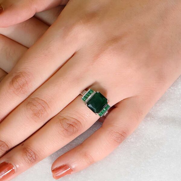 Emerald Empress Ring