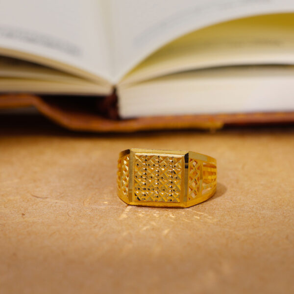 Grand Forming Gold Finger Ring - Image 4