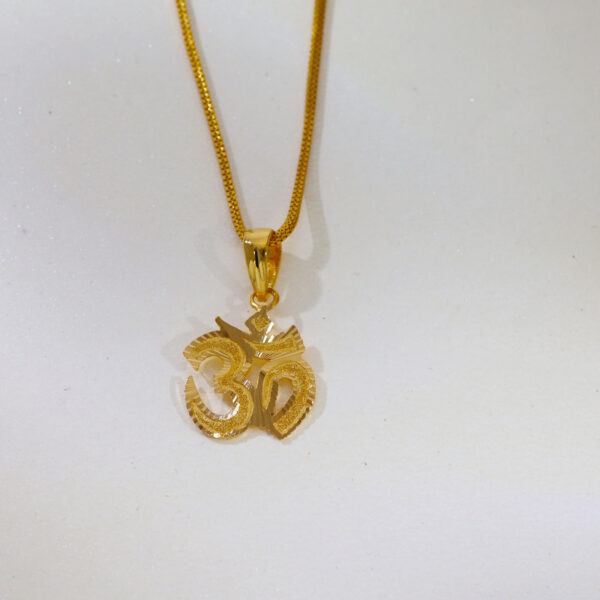 The Om Gold Pendent - Image 3