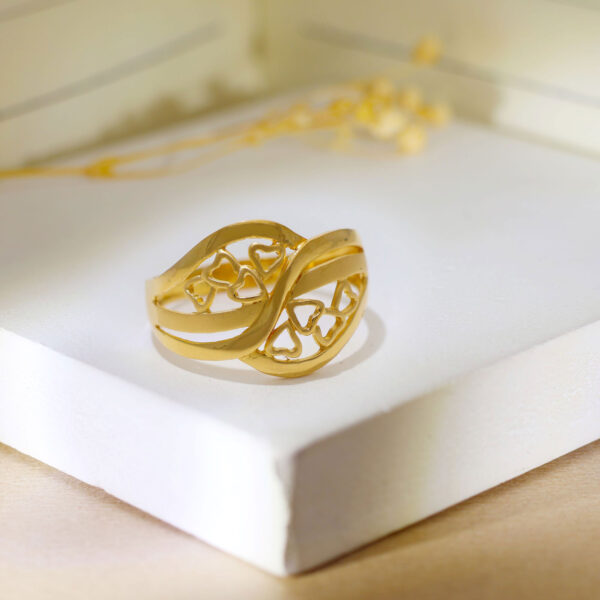 Lovely Gold Heart Ring - Image 4