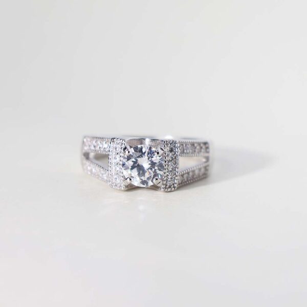 Heirloom Style Ring - Image 2