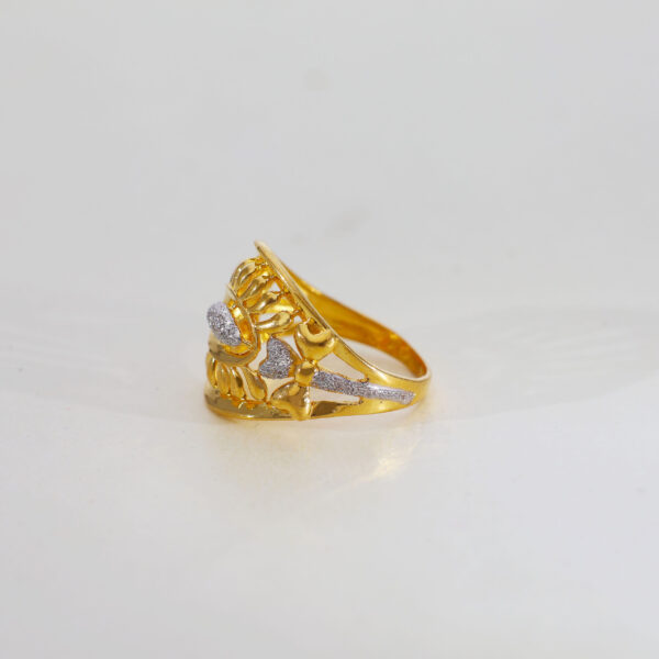 Symmetrical Floral Dome Ring - Image 2