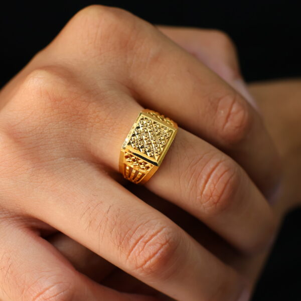 Grand Forming Gold Finger Ring - Image 6