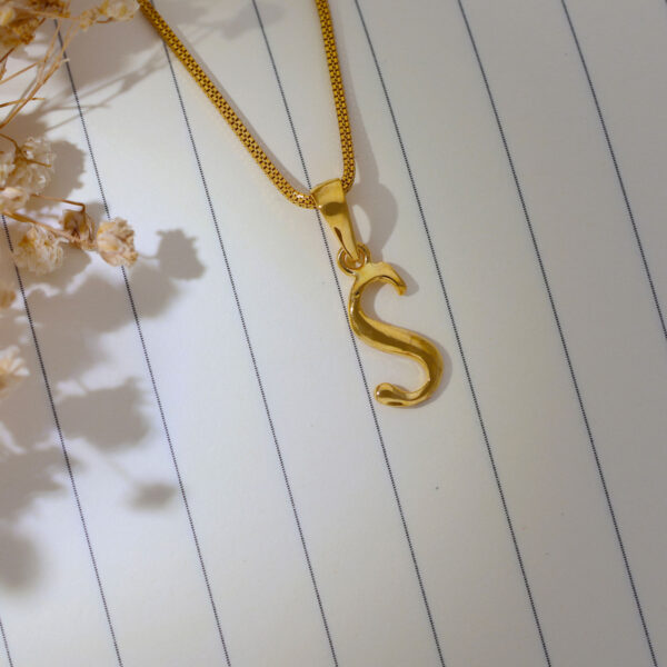 Lovely alphabet S gold pendant - Image 4