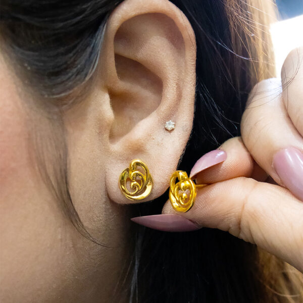 Avarta Gold Earrings - Image 6