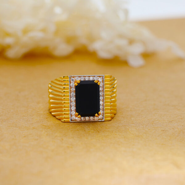 Black Stone Gold Gents Ring - Image 4