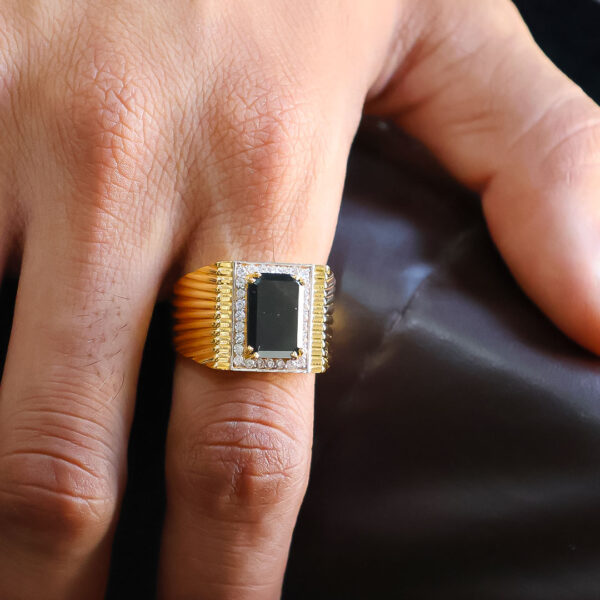 Black Stone Gold Gents Ring - Image 6
