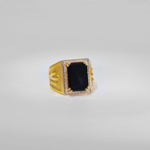 Unique Black Stone Gold Gents Ring