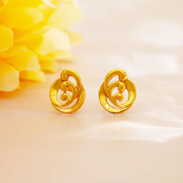 Avarta Gold Earrings - Image 5