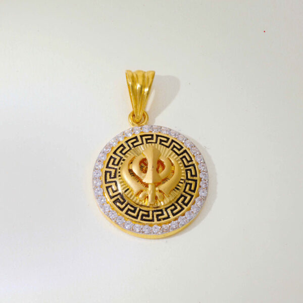Versace Khanda Stone Pendent - Image 3