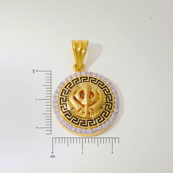 Versace Khanda Stone Pendent - Image 6