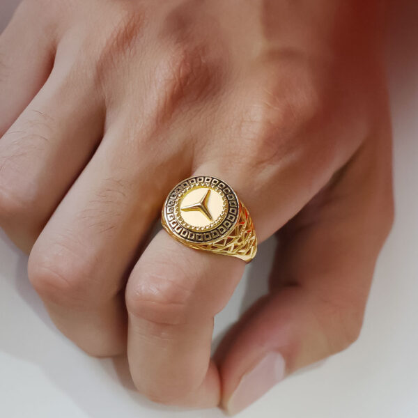 Mercedes Gents Gold Signet Ring - Image 7