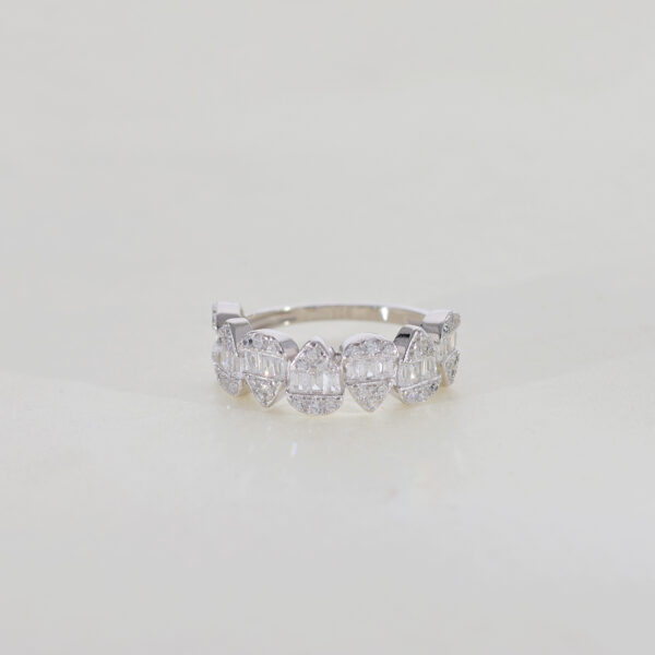 Elegant Spark Diamond Ring - Image 5