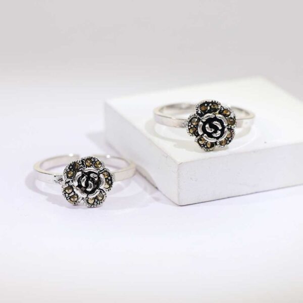 Rose Aura Toe Rings - Image 5