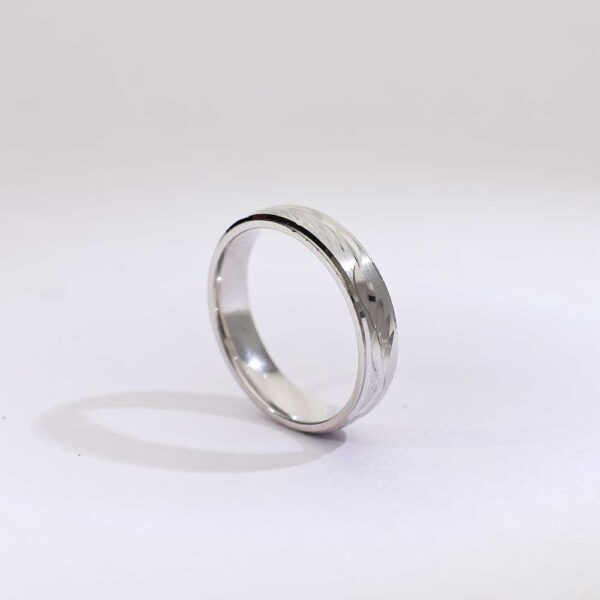 Echo Twist Unisex Band - Image 2