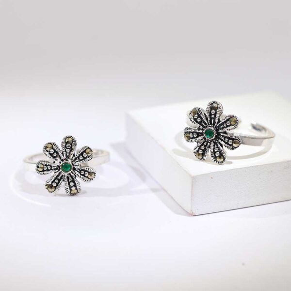 Petal Grace Toe Rings - Image 5