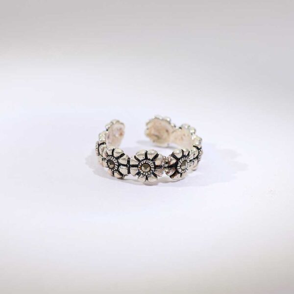 Rose trail Toe Rings - Image 3