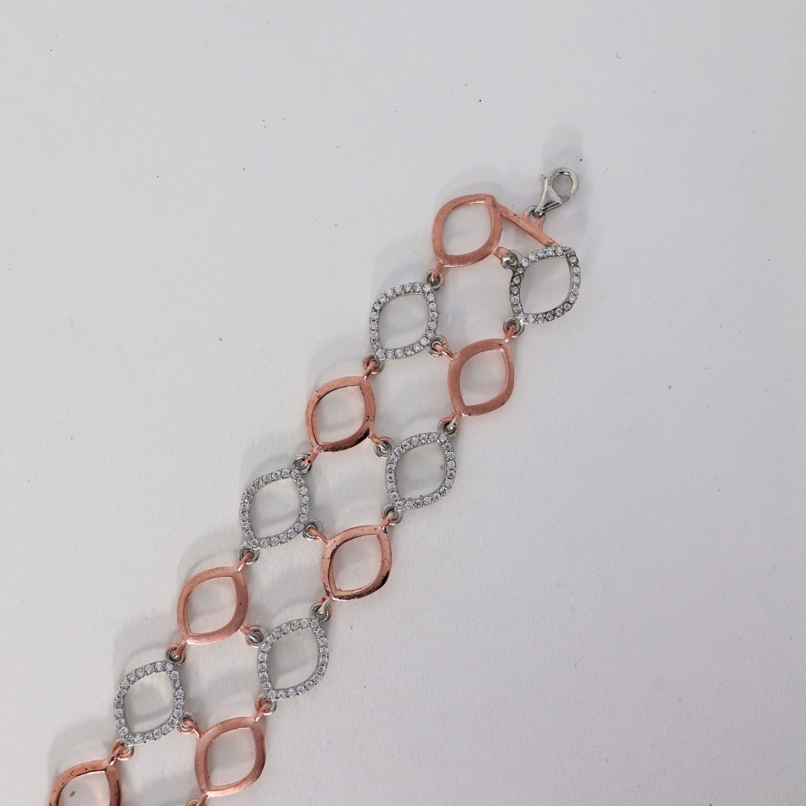 Luster Link Solitaire Bracelet - Image 3