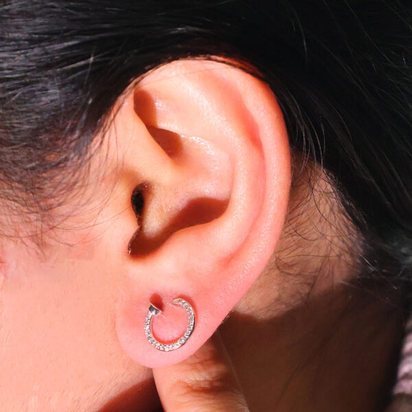 Vibe Curl Minimal Hoops - Image 6