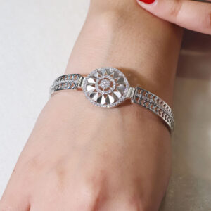 Empress Gleam Solitaire Bracelet