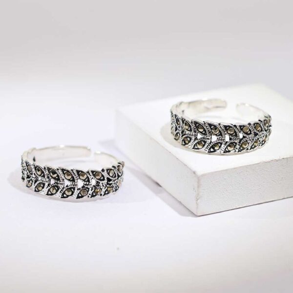 Tribal Elegance Toe Rings - Image 5