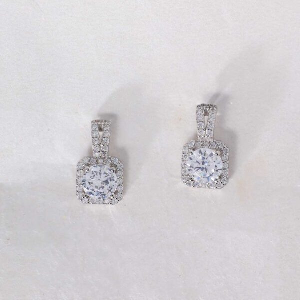 Nail Twist Spark Hoops