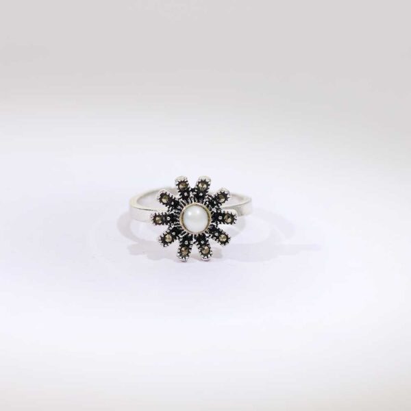 Daisy Whirl Toe Rings - Image 3