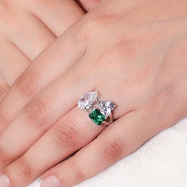 Emerald Glint Ring