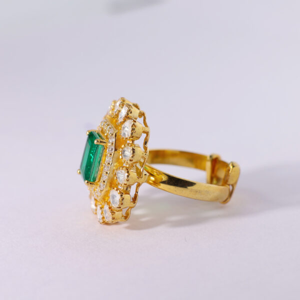 Noor Emerald Bloom Ring - Image 5
