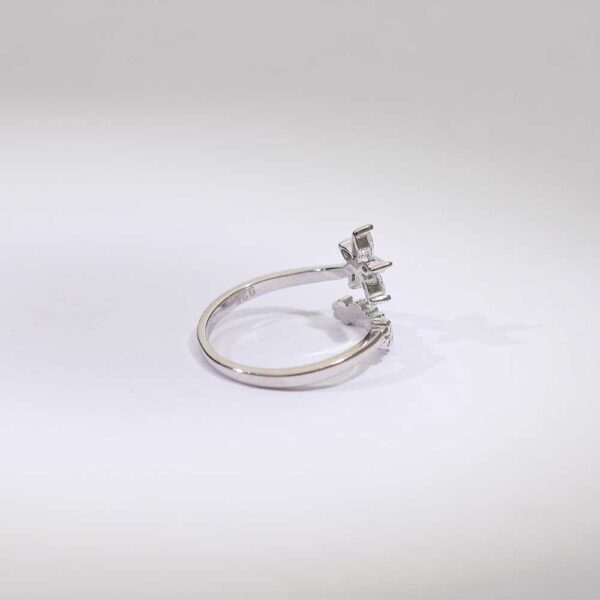 Petal Touch Silver Toe Rings - Image 6