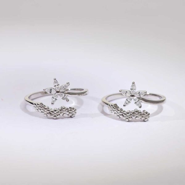 Petal Touch Silver Toe Rings - Image 3