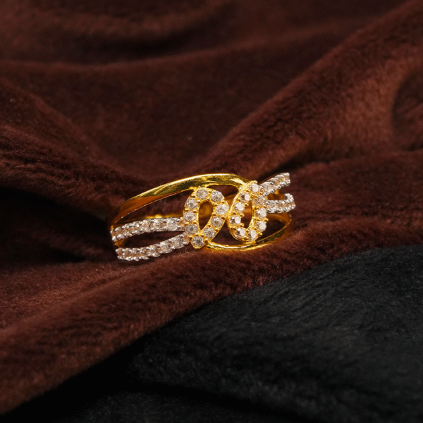 Loop Luxe Gold Ring - Image 5