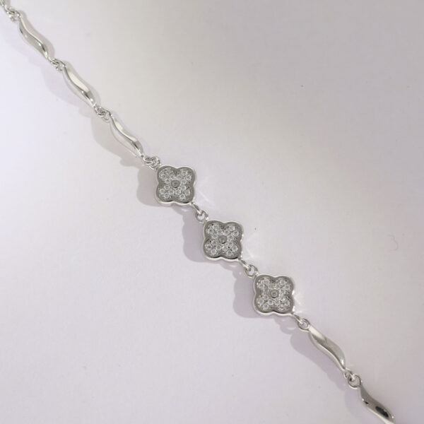 Clover Daze Bracelet - Image 3