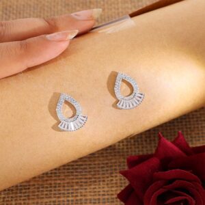 Pearl Flora Stud Earrings