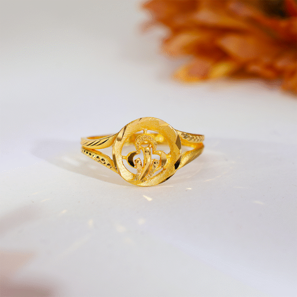 Unique And Fancy Ladies Gold Ring - Image 4