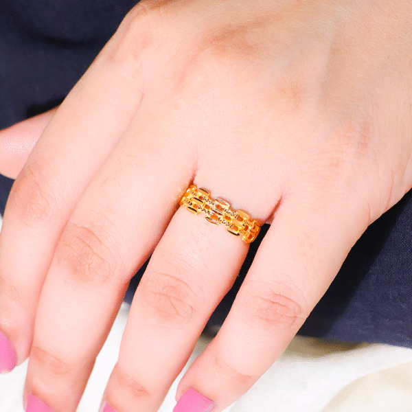 Chic Blockchain Gold Ring - Image 5